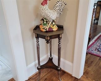 table: 32 x 15, rooster 16"h