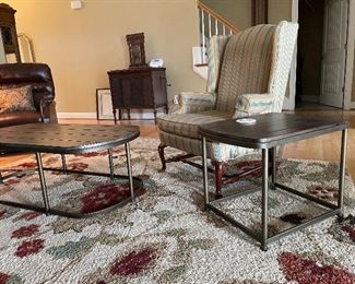 Matching coffee table and end table. 