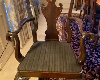 Set of 8 beautiful antique chairs!