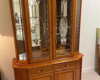 BEAUTIFUL NATURAL CHERRY CHINA CABINET    81" X 60" X 13.5                                                                                                
EXCELLENT CONDITION
