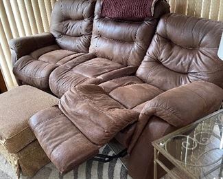 thomasville reclining couch 