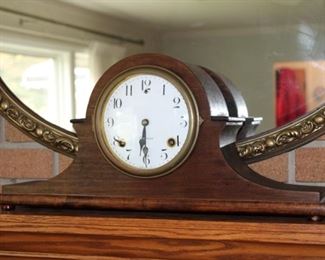 MANTLE CLOCK