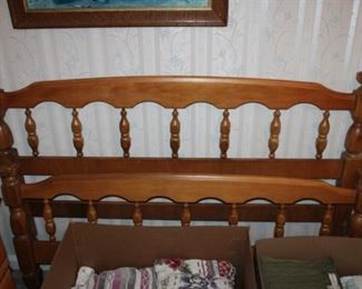 WOOD HEADBOARD/FOOTBOARD