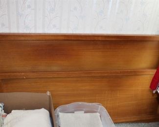 WOOD HEADBOARD/FOOTBOARD 