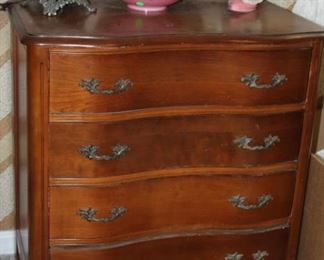 VINTAGE DRESSER