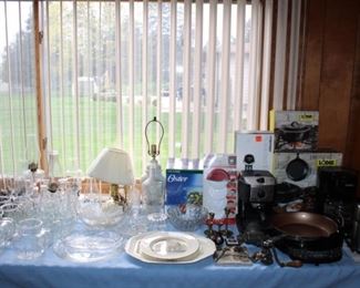 GLASSWARE, KITCHENWARE