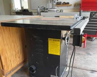 Laguna FUSION 36in Rip Table MTSAW17536110-0130 Table Saw	37x33x66.5in	HxWxD
