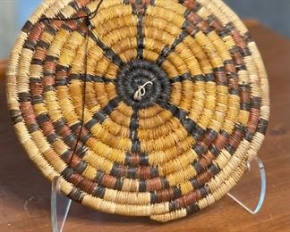 Authentic Navajo Coil Basket Tray Native American	10in Diameter	
