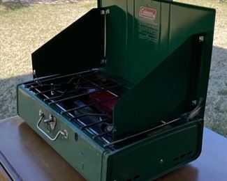 Coleman 413G Vintage Camp Stove		
