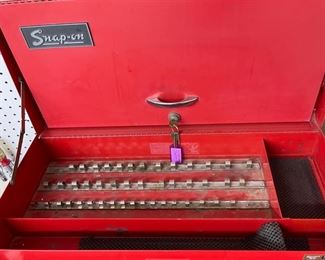 Vintage Snap-On top Tool Chest 6-Drawer KRA 56B	15x26x12in	HxWxD
