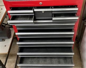 Craftsman 12-Drawer Rolling Tool Chest	41x27x18in	HxWxD
