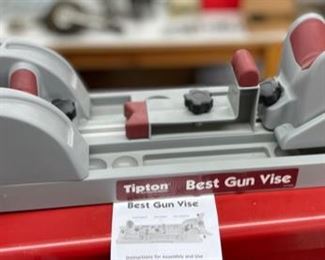 Tipton Best Gun Vise	8x31x8in	HxWxD
