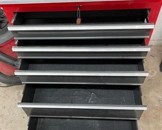 Craftsman 3-Piece Tool Chest 11-drawer	59x27x18in	HxWxD
