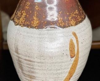 Glenn Spangler MCM Studio Pottery Vase	9in H x 4.75in Diameter at top	
