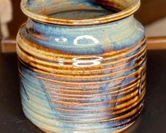 Artist Made Stoneware Studio Pottery Drip Glaze Ribbed Vase	5.25in H x 5.35in Diameter at Widest	
