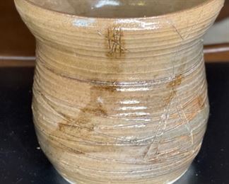 Beavers Studio Pottery Pot	5.5in Hx 5i5 in Diameter	
