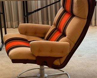 MCM Gerard Van Den Berg Lounge Chair Corduroy	36x28x32in	HxWxD
