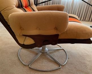 MCM Gerard Van Den Berg Lounge Chair Corduroy	36x28x32in	HxWxD
