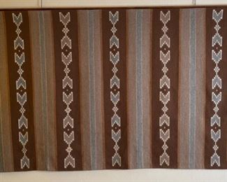 Navajo Crystal Rug Feather Mary Reid Native American	72x44in	
