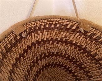 Novena Cobb Apache Burden Basket San Carlos	Basket: 11in long x 12in diameter	
