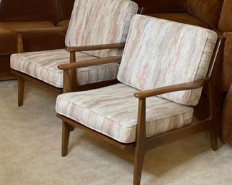 Price individually  Mid Century Modern Viko Baumritter Walnut Lounge Chair	30x29x31in	HxWxD
