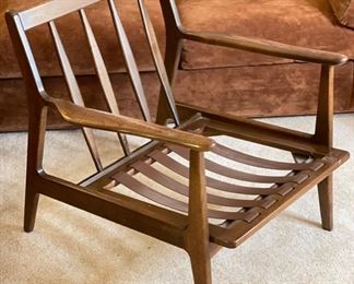 #1 Mid Century Modern Viko Baumritter Walnut Lounge Chair	30x29x31in	HxWxD
