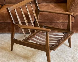 #1 Mid Century Modern Viko Baumritter Walnut Lounge Chair	30x29x31in	HxWxD
