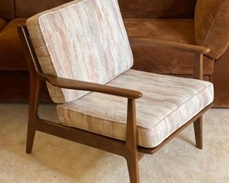 #2 Mid Century Modern Viko Baumritter Walnut Lounge Chair	30x29x31in	HxWxD
