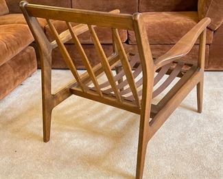 #2 Mid Century Modern Viko Baumritter Walnut Lounge Chair	30x29x31in	HxWxD
