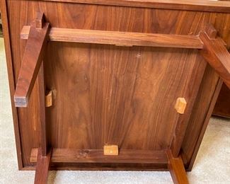 MCM Custom Walnut End/Side Table	16x28x28in	HxWxD
