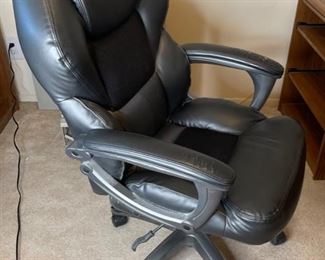 Lane Executive Office Chair	43x26x26in	HxWxD

