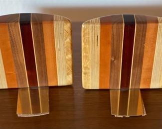 #1 Artist Made Hard Wood Bookends PAIR	6.75x6.75x1.25in	HxWxD
