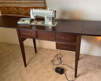 Kenmore 158.850 Sewing Machine w/ Console	Open: 38x72x18in  Closed: 31x36x18in	HxWxD

