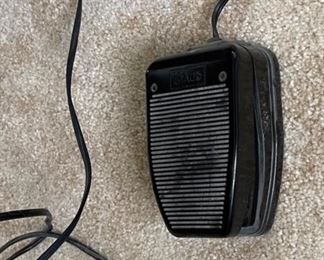 Kenmore 158.850 Sewing Machine w/ Console	Open: 38x72x18in  Closed: 31x36x18in	HxWxD
