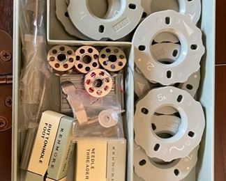 Kenmore 158.850 Sewing Machine w/ Console	Open: 38x72x18in  Closed: 31x36x18in	HxWxD
