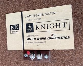 Knight 3009 Vintage Bookshelf Speakers PAIR	20x12x8in	HxWxD
