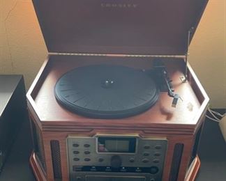 Crosley Songwriter CD Recorder CR248	10x17.5x14.5in	HxWxD
