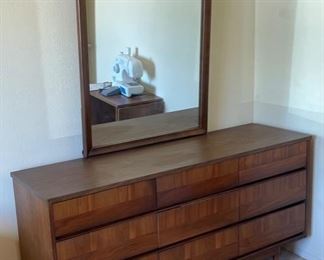 MCM 9-Drawer Walnut parquet Dresser w/ Mirror	30x60x18.5in	HxWxD
