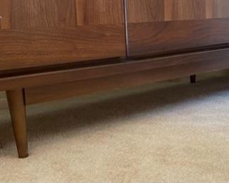 MCM 9-Drawer Walnut parquet Dresser w/ Mirror	30x60x18.5in	HxWxD
