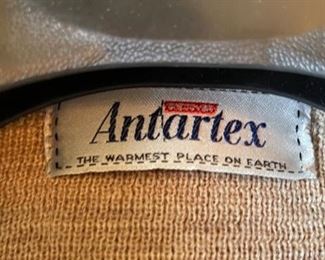 Antartex Wool Cardigan	MEd	

