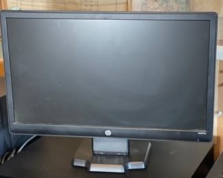 HP 20in W2072a Computer Monitor	14.5x19x7in	HxWxD
