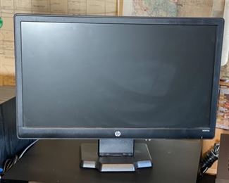 HP 20in W2072a Computer Monitor	14.5x19x7in	HxWxD

