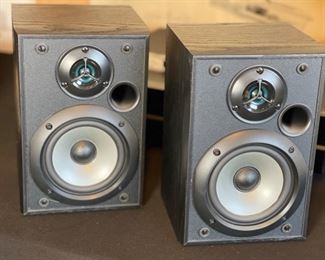 Sony SS-B1000 Bookshelf Speakers	10x6.75x7.5in	HxWxD
