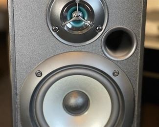 Sony SS-B1000 Bookshelf Speakers	10x6.75x7.5in	HxWxD
