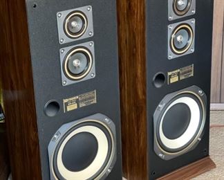 Fisher STV-873 Vintage Speakers	36x14.5x13.5in	HxWxD
