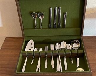 MCM Atomic Burst Mar-Crest Flatware PARTIAL Set 35 piece		
