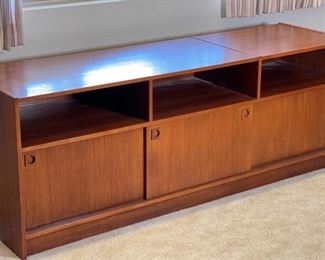 Copenhagen Teak AV Console Cabinet	25x69.25x20in	HxWxD
