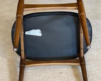 Single Lane MCM Accent Chair	30x21x18in	HxWxD
