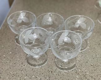 5pc etched maple leaf Glasses	3 1/4in H x 3 1/8in Diameter	
