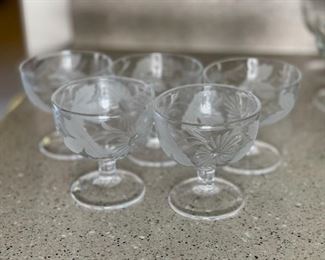 5pc etched maple leaf Glasses	3 1/4in H x 3 1/8in Diameter	

